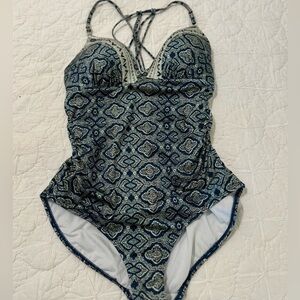 Athleta Aqualuxe Molded Cup Strappy Back One Piece Blue Green Mosaic Size L